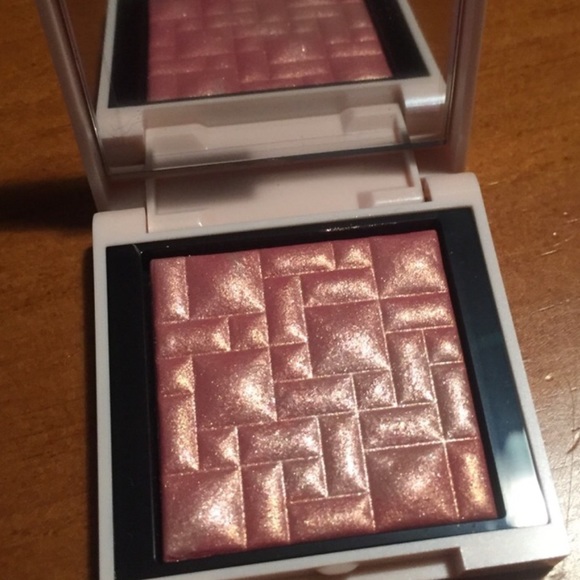 Bobbi Brown Other - Bobbi Brown Highlighting Powder